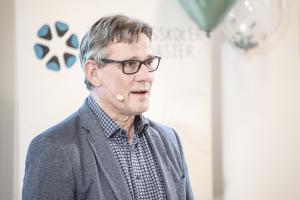 Lars Kunov holder tale til Årets Læreplads 2021